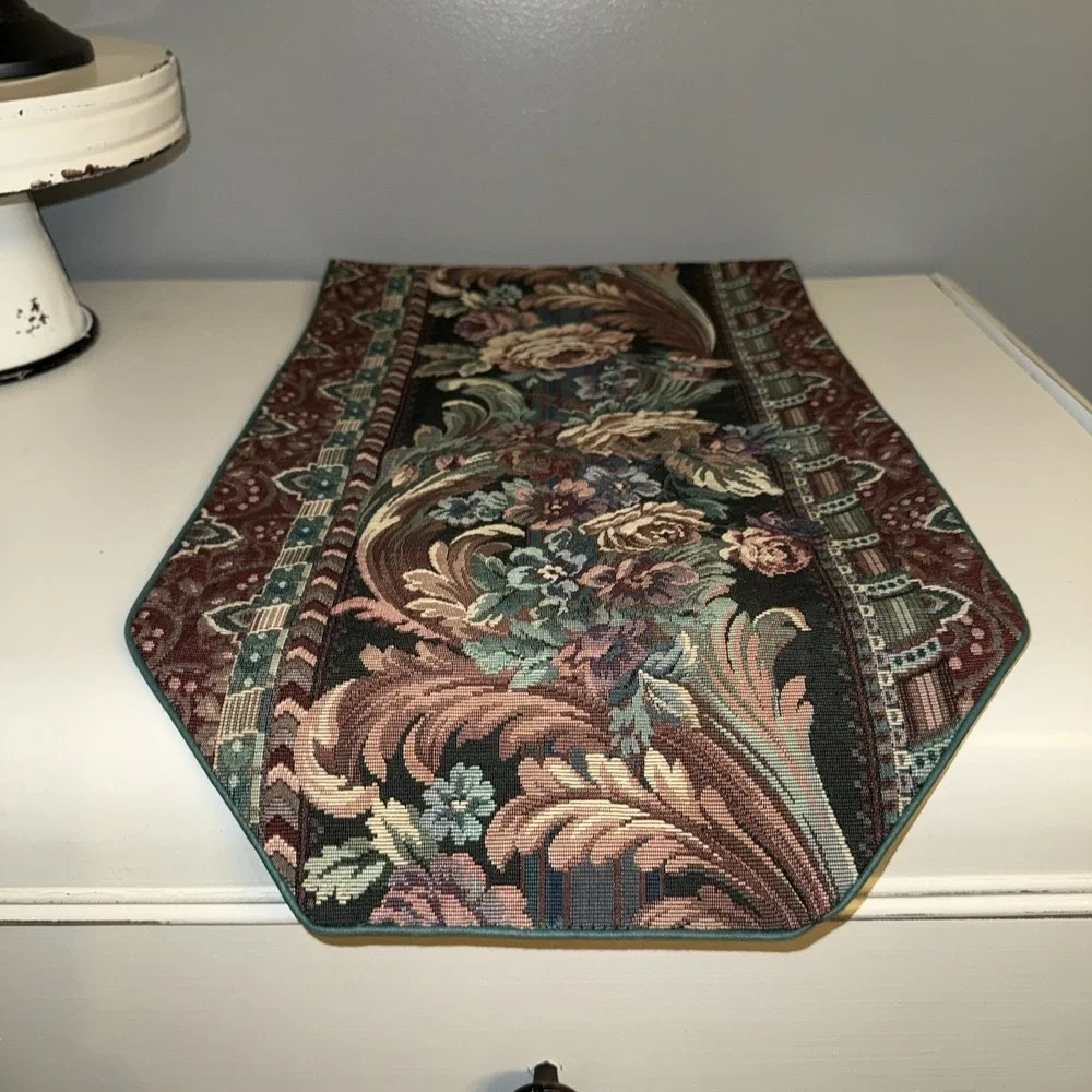 Tapestry Table Runner‎ Green Floral Elegant Country Cottage 42.5x12.5